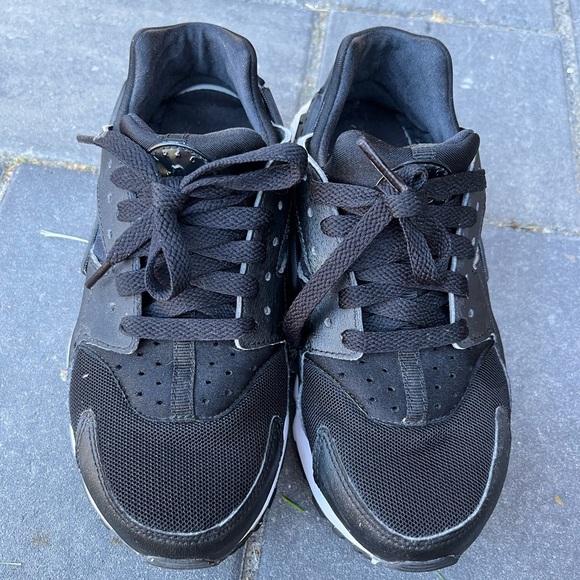 NIKE black huarache sneakers - SIZE 4.5Y/ US6-6.5 - Picture 8 of 16